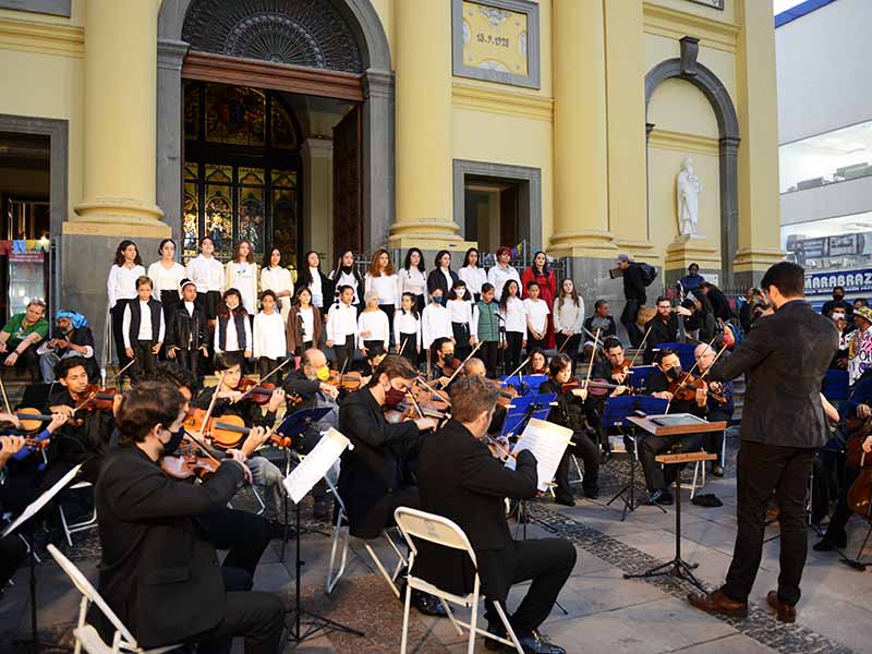 Conservatório Carlos Gomes abre série de concertos com apresentação em frente à Catedral Metropolitana