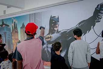 “Batman – A exposição”, no Iguatemi Campinas, recebe crianças de instituições de acolhimento