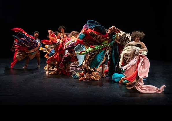 Espetáculo Encantado abre a Bienal Sesc de Dança em Campinas, nesta quinta, 14 de setembro