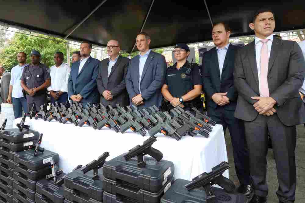 Guarda Municipal de Campinas recebe 100 pistolas calibre .40 do governo do estado