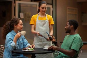 Vendas em bares e restaurantes crescem 04 em julho freepik