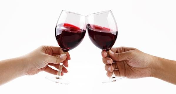 Consumo de bebida adulterada pode causar neurite optica e levar a perda da visao Divulgacao