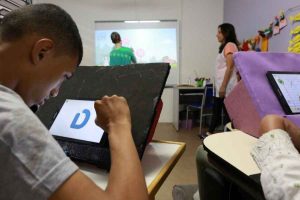Pestalozzi jovem em atividade Divulgacao
