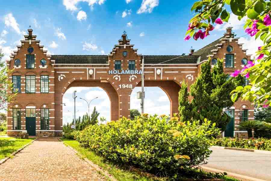 Feriado em Holambra tem eventos ao ar livre e enigmas 1 Holambra SP portal de entrada Divulgacao