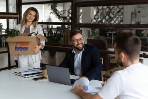 Funcionarios se reorganizam em escritorio Divulgacao