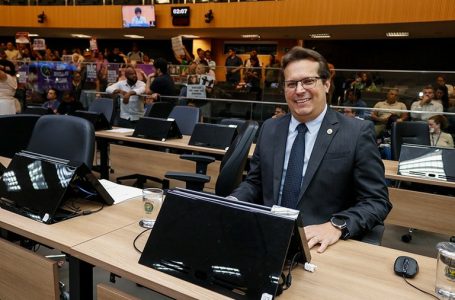 Nick Schneider Lider do PL CMC