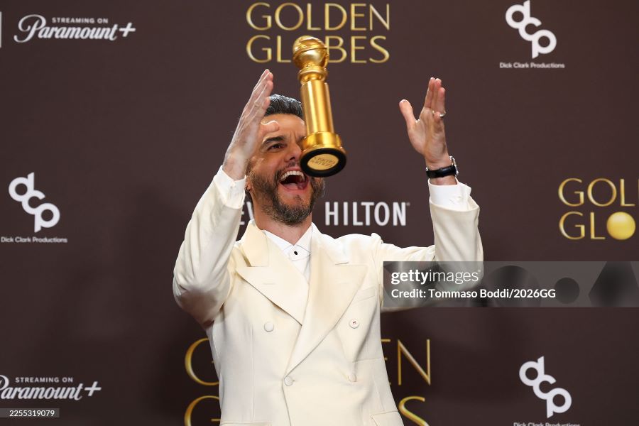 Wagner Moura comemora premiacao do Globo de Ouro Divulgacao