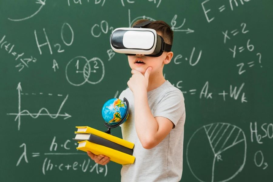 Aluno usa oculos 3D divulgacao