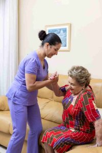 O peso invisível do cuidado familiar de pessoas doentes 2 Cuidadora da Pallative Care Divulgacao