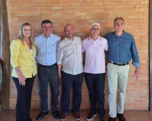 Secretaria Adriana Flosi e nova diretoria Ciesp Foto Lazara Paes Leme e1774838901796