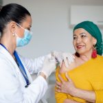 Doenças respiratórias elevam alerta para vacinação de pacientes em tratamento de câncer