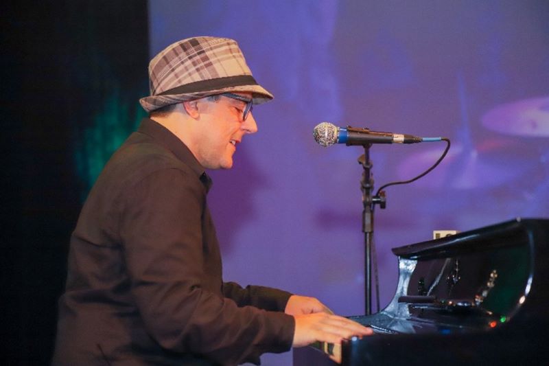 O pianista Lelo Nahssen apresenta Piano