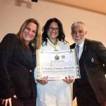 Cruz do Mérito JK reconhece impacto nacional de Fabiana Minarro