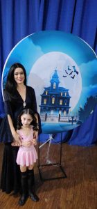 Leticia e Vitoria Wandinha e os Addams