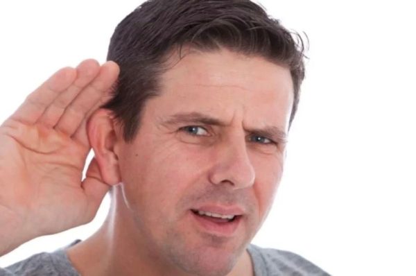Especialistas alertam para impactos sociais e cognitivos de perdas auditivas