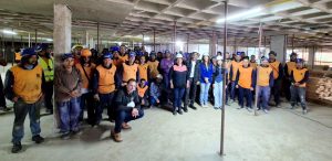 Regional Campinas do SindusCon-SP inicia segunda fase de ações do Maio Laranja 2 Trabalhadores da construcao civil durante a palestra Credito RonconGraca.Com