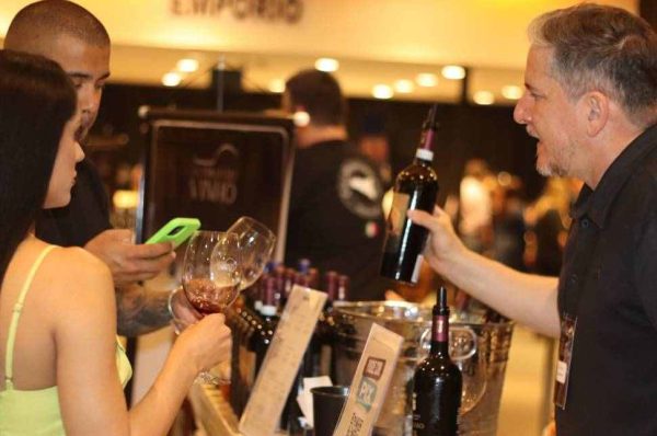 Na Trilha do Vinho traz experiência dedicada à degustação e gastronomia