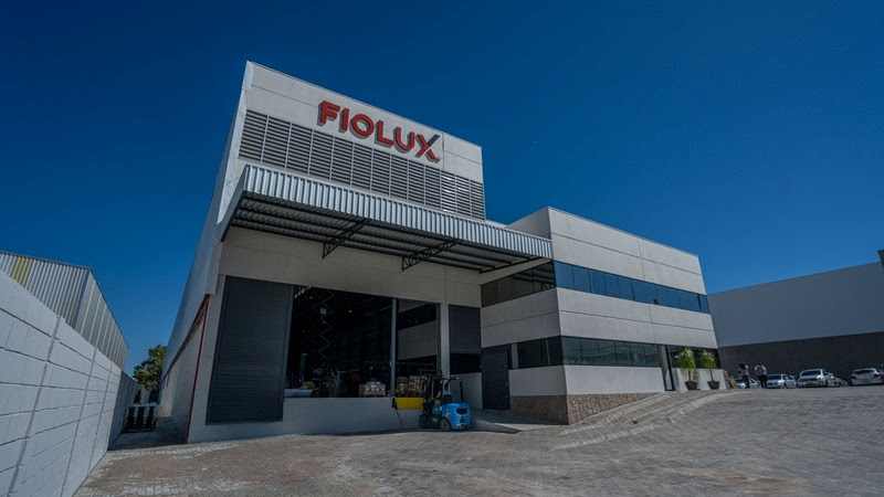 Fiolux inaugura em Valinhos com 160 colaboradores e mais 30 vagas de emprego