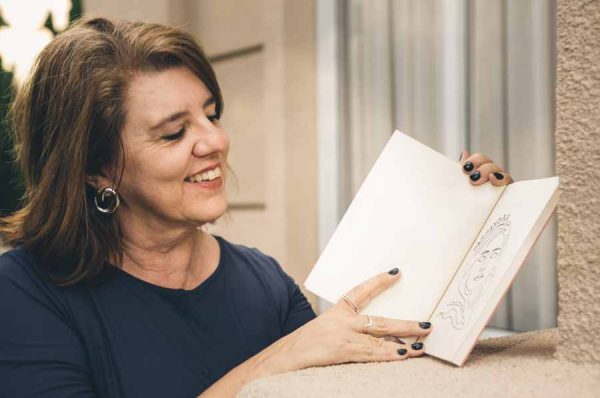 Ana Castro leva Contos de uma Mulher Qualquer para a Festa Literária de Paraty