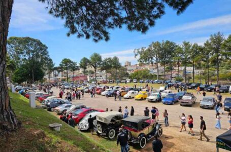Encontro de Carros Antigos e Motos Antigas e Retros Divulgacao