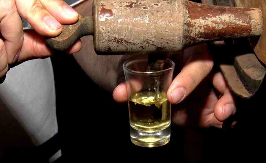 Cachacas de alambique tem uma producao de escala reduzida normalmente de tradicao familiar Foto de divulgacao da CATI