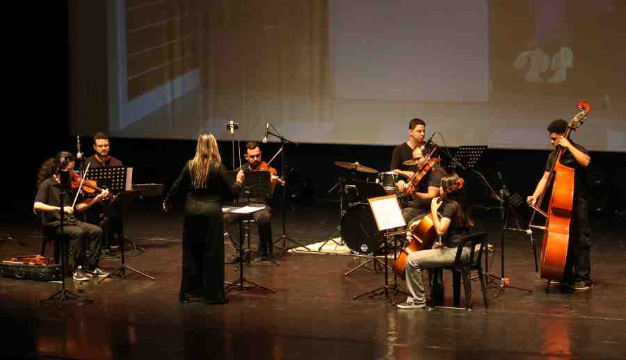 Espetáculo gratuito “Sombras Musicais” transforma concerto em Indaiatuba