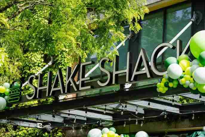 Shake Shack prevê iniciar operações no Brasil em 2027